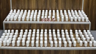 İzmirde polisten kaçan araçlardan binlerce uyuşturucu hap çıktı
