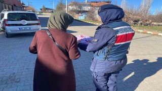 Jandarmanın kadına şiddetle mücadele etkinlikleri sürüyor