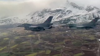 Jetler Erzincanın kurtuluşu için havalandı