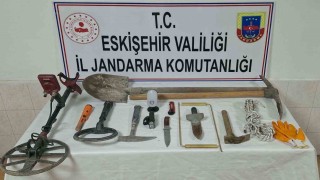 Kaçak kazı yapan 3 şüpheli suçüstü yakalandı