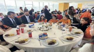 Kağıthanede Ramazanın ilk iftarı miniklerle yapıldı