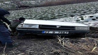 Kahramanmaraşta gölete düşen otomobil sürücüsü hayatını kaybetti