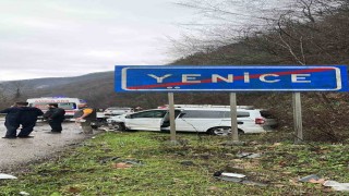 Karabükte iki otomobil kafa kafaya çarpıştı: 5 yaralı