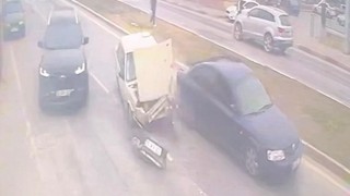 Karamanda güvenlik kamerasına yansıyan kazada 1 kişi yaralandı