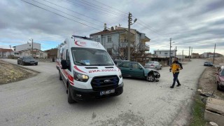 Karamanda otomobil ile cip çarpıştı: 1 yaralı