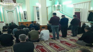 Karapınarda ilk teravih namazı kılındı