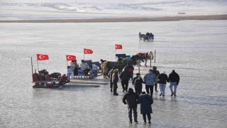 Karsta Çıldır Gölü Buz Şenliği heyecanı