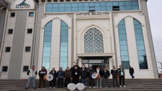 Kartepede Ramazan davulcularına görev kartı verildi