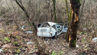 Kastamonuda şarampole yuvarlanan otomobildeki yolcu hayatını kaybetti