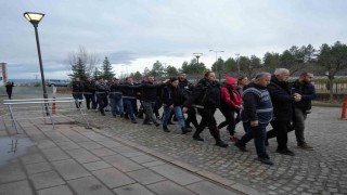 Kastamonuda uyuşturucu operasyonunda yakalanan 12 şüpheli adliyeye sevk edildi
