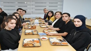 Kaymakam Doğru, öğrencilerle iftar sofrasında buluştu