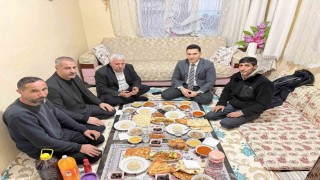 Kaymakam Karataş, vatandaşların iftar sofralarına misafir oldu