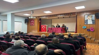 Kaymakam Tutal muhtarlarla mera mevzuatını değerlendirdi