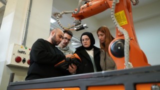 KBÜde yapay zekâ destekli robot projelerine TÜBİTAK desteği