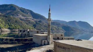 Kıbrısa içme suyu sağlayan baraj doldu, insan silueti ortaya çıktı