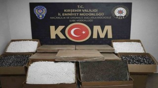 Kırşehirde 90 bin dal doldurulmuş makaron ele geçirildi