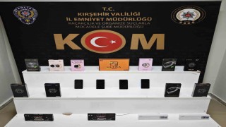Kırşehirde gümrük kaçağı cep telefonu ele geçirildi