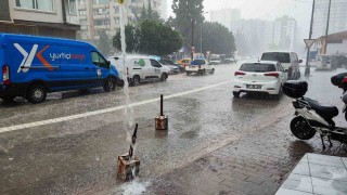 Kısa süren yağmur hayatı felç etti