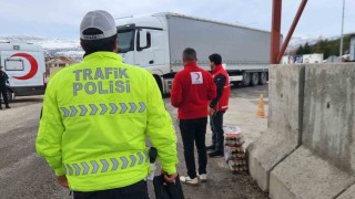Kızılaydan trafik noktalarında anlamlı destek