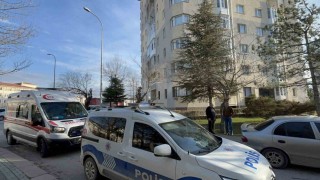 Komşular arasındaki bıçaklı kavga kanlı bitti: 4 yaralı