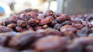 Konyada hurmalar hem tezgahlarda hem de iftar sofralarında yerini aldı