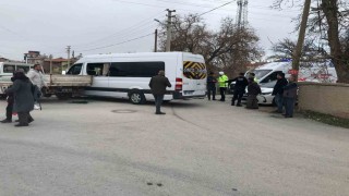 Konyada okul servisi belediye aracı ile çarpıştı: 5 yaralı