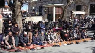 Konyada Ramazan ayının ilk Cuma namazında camiler doldu taştı