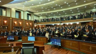 Kosovada yeni hükümete ilk kez Türk  başbakan yardımcısı