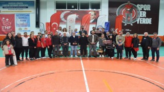 Köyceğizde ödüllü Floor Curling Turnuvası sona erdi