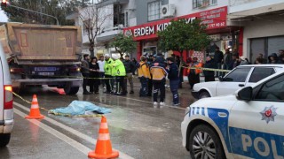Kozanda kamyonun çarptığı yaşlı adam hayatını kaybetti