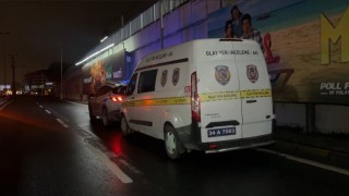 Küçükçekmecede seyir halindeki motosiklet, temizlik aracının altına girdi: 2 ölü