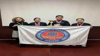 Kuşadasındaki okul aşçılık yarışmasında bölge birincisi oldu