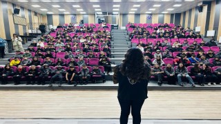 Kütahya Emniyet Müdürlüğü SİBERAY ekibinden öğrenci ve öğretmenlere seminer
