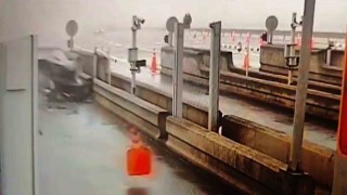 Kuzey Marmara gişelerinde araç bariyerlere çarptı: 1 yaralı