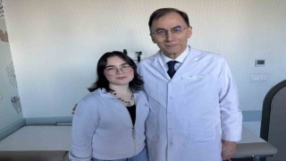 Lenf kanserini yendi, doktorundan ilham alıp tıp fakültesini kazandı: Yıllar sonra yine aynı karede buluştular
