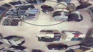 Mağazada alışveriş yaparcasına rahat davranan 118 suç kaydı bulunan şahıs, kabinde alarmları sökerken yakalandı