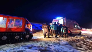 Mahsur kalarak donma tehlikesi geçiren 3 işçiyi ekipler kurtardı