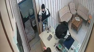 Malatyada kuyumcu soygunu girişimi kamerada