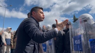 Marmaris Belediye Başkanı Acar Ünlü, kamu görevlisine hakaret suçundan 46 bin 600 TL cezaya çarptırıldı