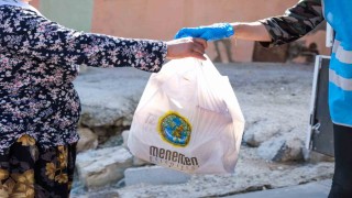 Menemen Belediyesi Aşevinden her gün 10 bin kişiye yemek