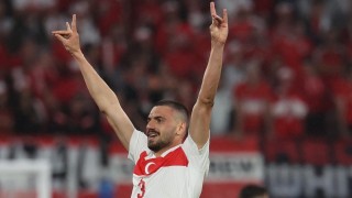 Merih Demiraldan ramazan ayı boyunca iftar