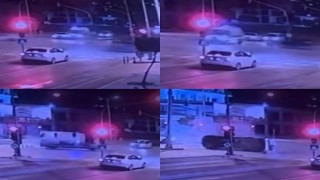 Mersindeki ambulans kazası güvenlik kamerasına yansıdı