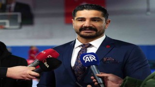 Mesut Özilden Güreş Milli Takımına ziyaret