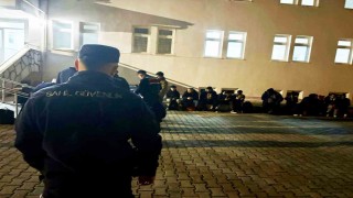 Milasta biri çocuk 33 düzensiz göçmen yakalandı