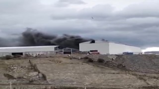 Milasta fabrika inşaatında yangın