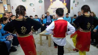 Milli Eğitim Bakanı Tekin, Artvinde öğrencilerle bir araya geldi