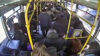 Minibüste rahatsızlanan yolcu için güzergahını değiştirdi, hastaneye yetiştirdi