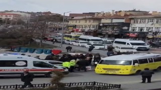 Minibüsten düşen yaşlı adam hayatını kaybetti