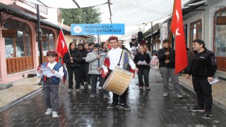 Minik davulcular mahalleleri şenlendirdi