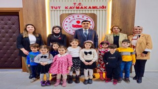 Minik öğrencilerden Kaymakam Güngöre anlamlı ziyaret